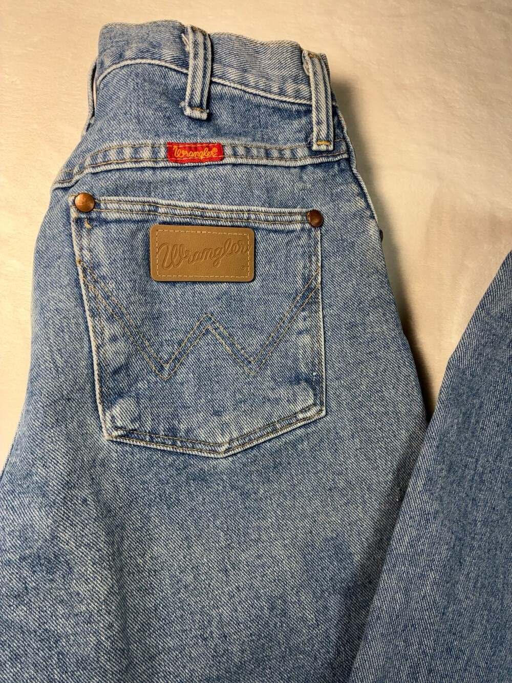 Wrangler 14MWZAW Jeans Women’s Size 7 x 34 Light Wash Blue Cowboy Cut